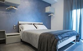 B&B Amica geniale
